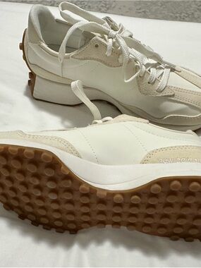 New Balance Women’s Cream & Gum Retro Runner Sneakers